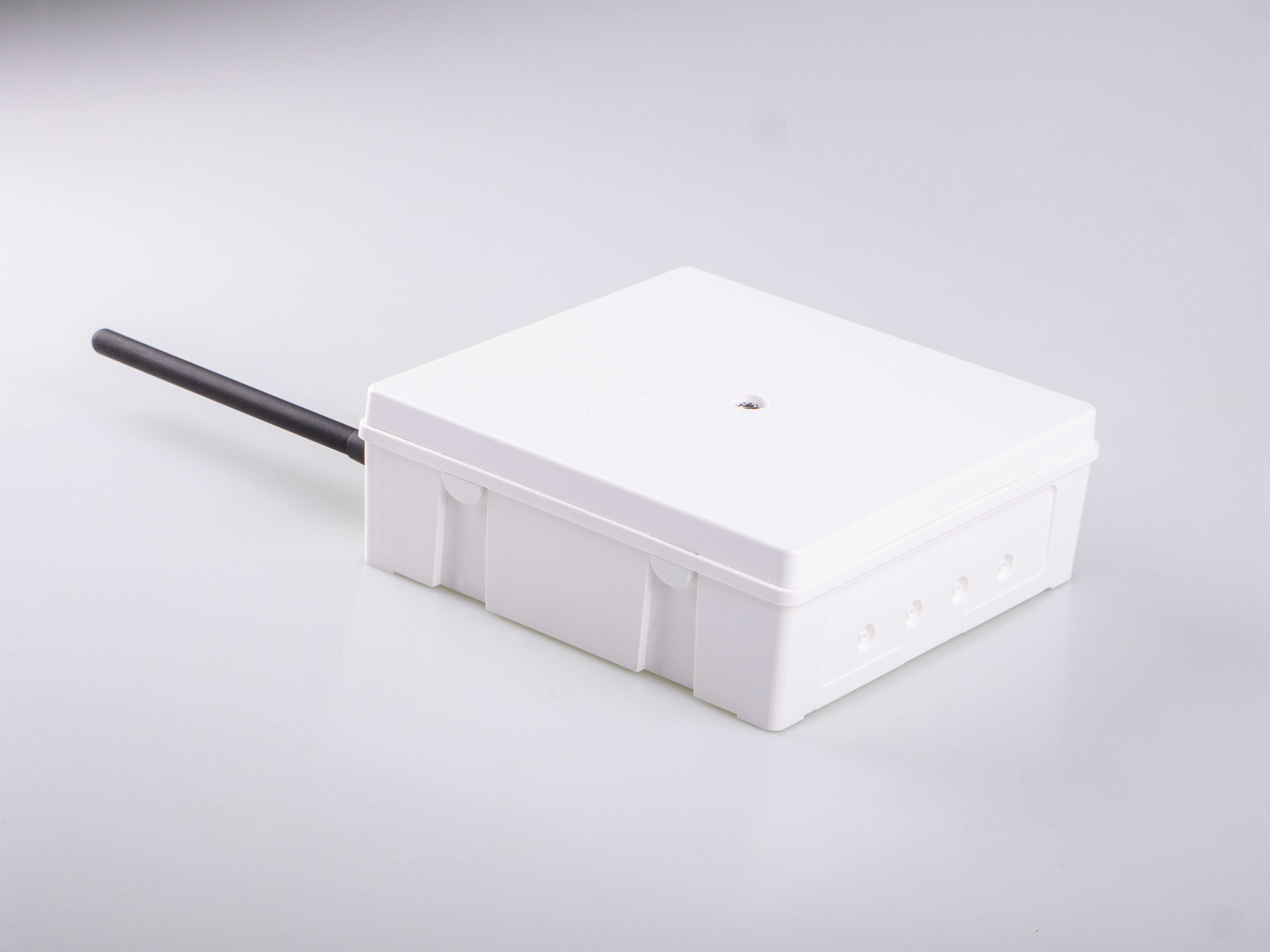 Concentrator with external antenna